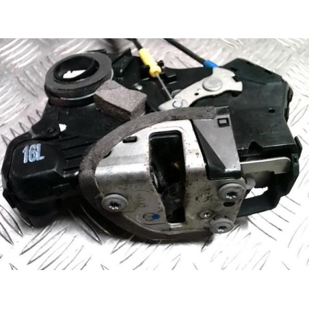 Serrure avant gauche TOYOTA COROLLA VERSO 2 PHASE 2 d’occasion