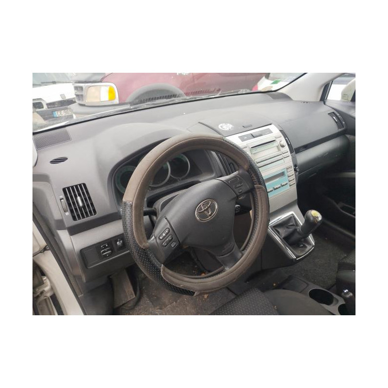 Serrure avant gauche TOYOTA COROLLA VERSO 2 PHASE 2 d’occasion