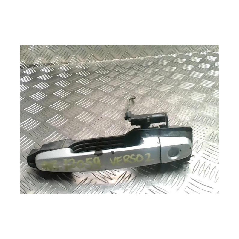 Poignee porte avant gauche TOYOTA COROLLA VERSO 2 PHASE 2 d’occasion