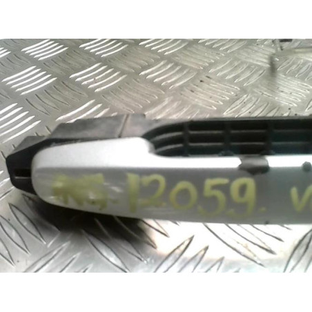 Poignee porte avant gauche TOYOTA COROLLA VERSO 2 PHASE 2 d’occasion