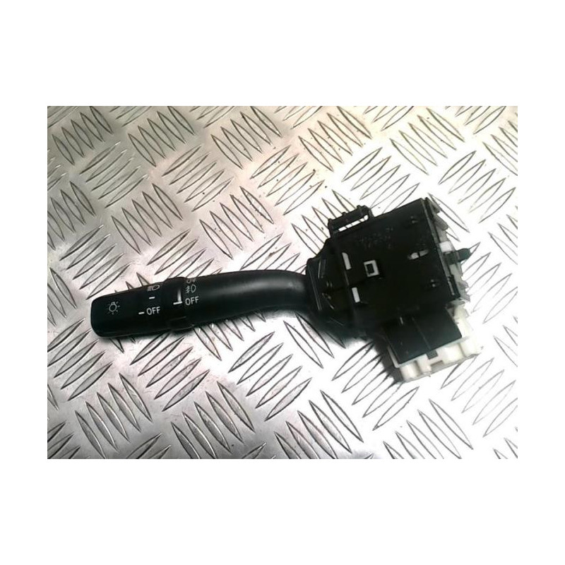 Commande de phare TOYOTA COROLLA VERSO 2 PHASE 2 d’occasion