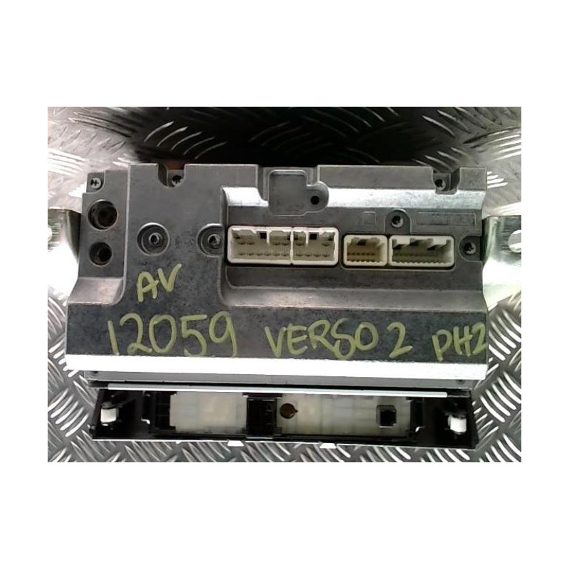 Autoradio d'origine TOYOTA COROLLA VERSO 2 PHASE 2 d’occasion