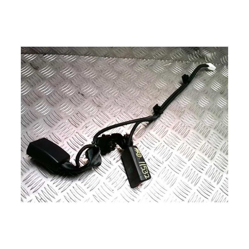Attache ceinture arriere droit HYUNDAI I 10 2 PHASE 2 d’occasion