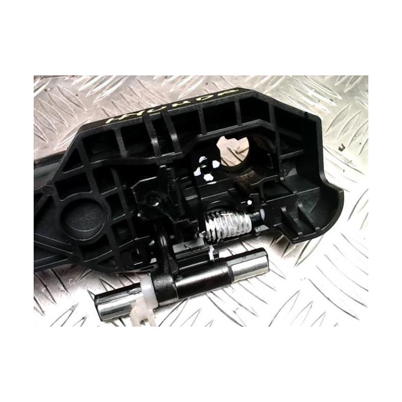 Poignee porte avant gauche HYUNDAI I 10 2 PHASE 2 d’occasion