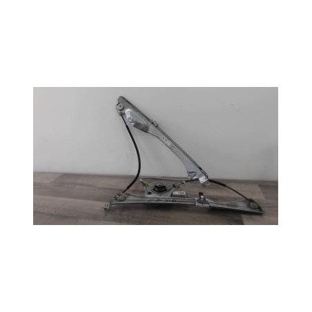 Leve vitre electrique avant gauche RENAULT CLIO 3 PHASE 2 d’occasion