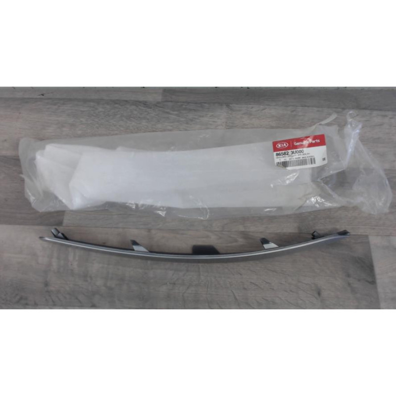 Moulure de pare choc avant KIA SPORTAGE 3 PHASE 1 d’occasion