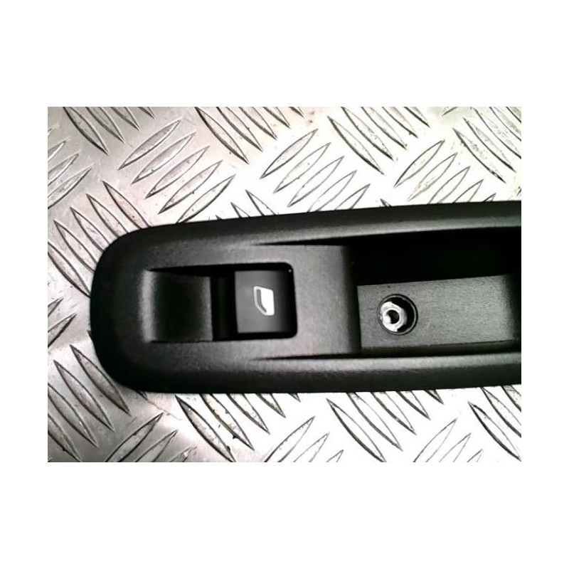 Interrupteur de leve vitre arriere droit PEUGEOT 308 2 PHASE 2 d’occasion