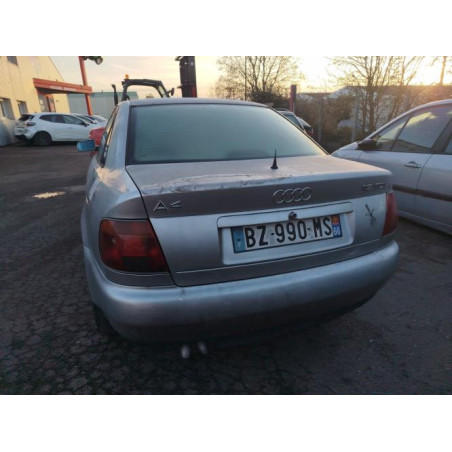 Optique avant secondaire gauche (feux)(clignotant) AUDI A4 1 PHASE 1 d’occasion