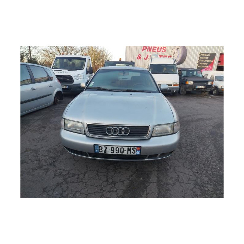 Optique avant secondaire gauche (feux)(clignotant) AUDI A4 1 PHASE 1 d’occasion