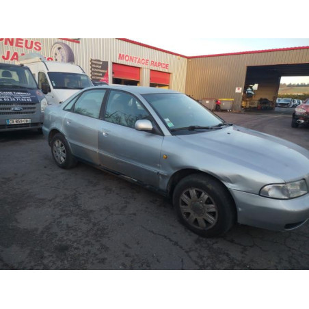 Optique avant secondaire gauche (feux)(clignotant) AUDI A4 1 PHASE 1 d’occasion