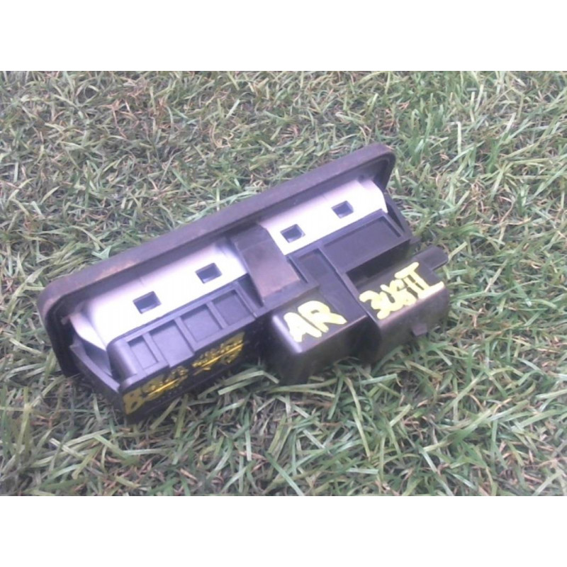 Bouton de coffre PEUGEOT 308 II d’occasion