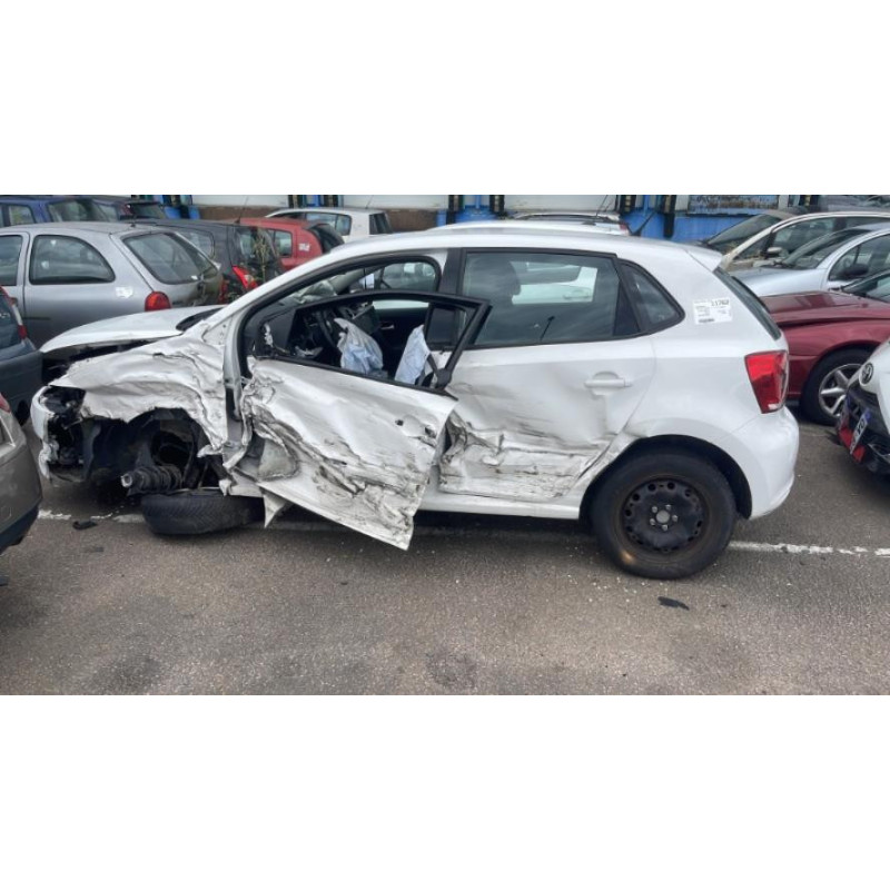 Enjoliveur anti brouillard VOLKSWAGEN POLO 5 PHASE 1 d’occasion
