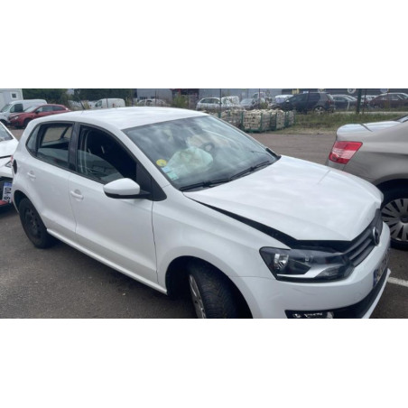 Enjoliveur anti brouillard VOLKSWAGEN POLO 5 PHASE 1 d’occasion