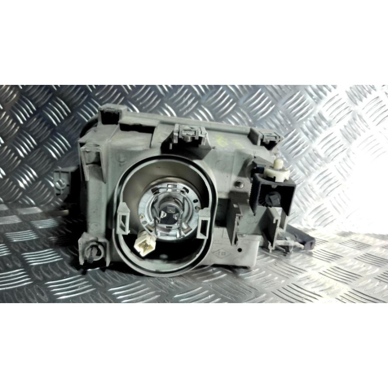 Optique avant principal droit (feux)(phare) RENAULT CLIO 1 PHASE 2 d’occasion