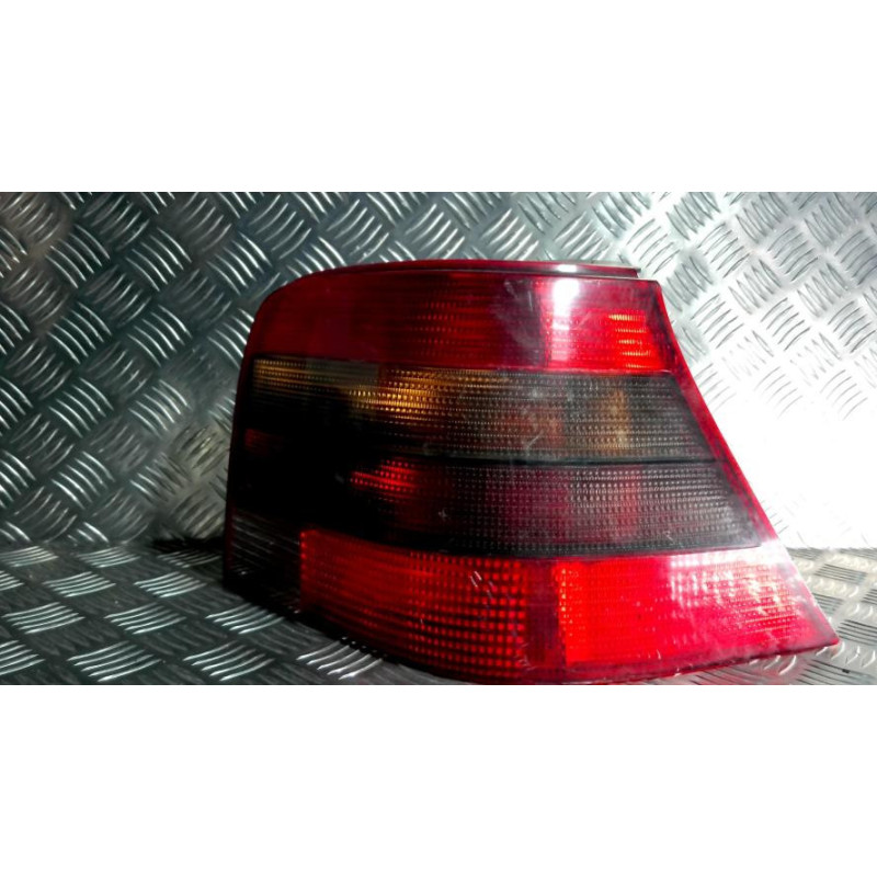 Feu arriere principal droit (feux) VOLKSWAGEN GOLF 4 d’occasion