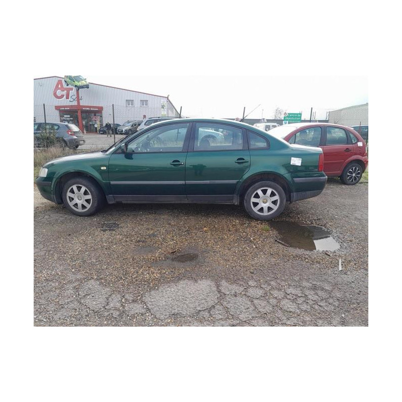 Feu arriere principal gauche (feux) VOLKSWAGEN PASSAT 4 PHASE 1 d’occasion