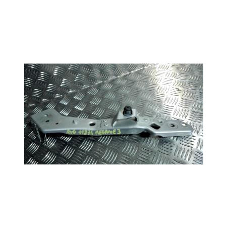 Support de phare gauche (tôle) RENAULT MEGANE 3 PHASE 3 d’occasion