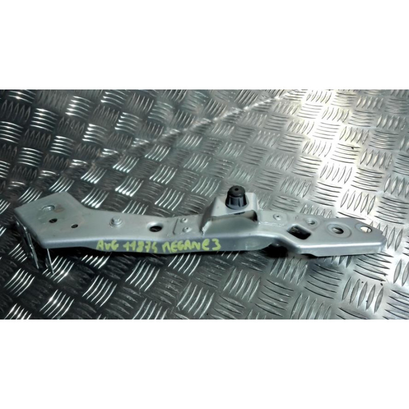 Support de phare gauche (tôle) RENAULT MEGANE 3 PHASE 3 d’occasion