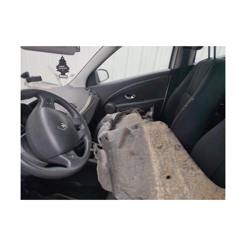 Support de phare gauche (tôle) RENAULT MEGANE 3 PHASE 3 d’occasion