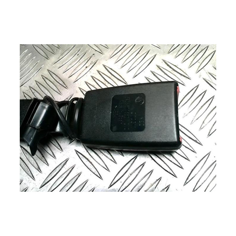 Attache ceinture avant gauche VOLKSWAGEN POLO 5 PHASE 1 d’occasion