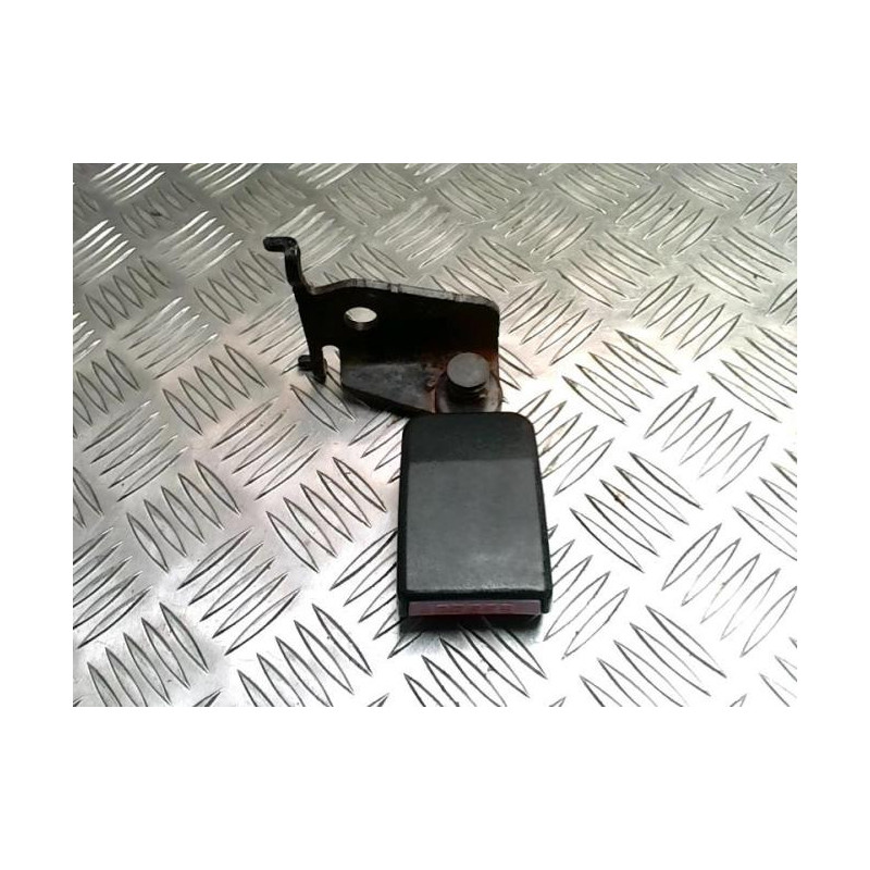 Attache ceinture arriere droit RENAULT MEGANE 2 PHASE 1 d’occasion