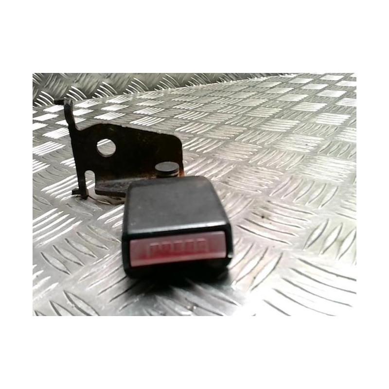 Attache ceinture arriere droit RENAULT MEGANE 2 PHASE 1 d’occasion