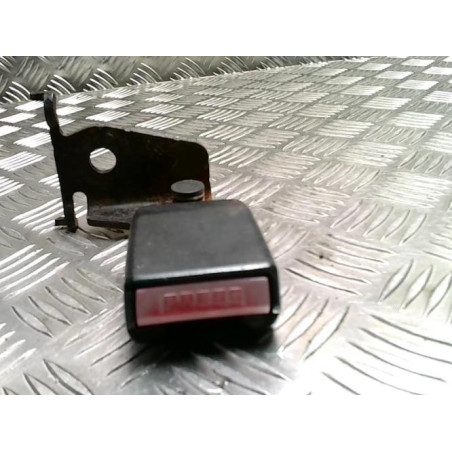 Attache ceinture arriere droit RENAULT MEGANE 2 PHASE 1 d’occasion