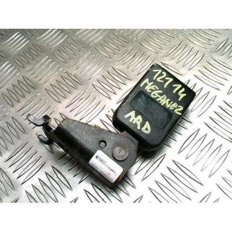 Attache ceinture arriere droit RENAULT MEGANE 2 PHASE 1 d’occasion
