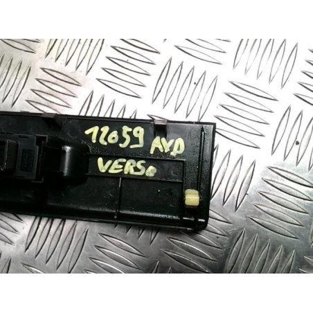 Interrupteur de leve vitre avant droit TOYOTA COROLLA VERSO 2 PHASE 2 d’occasion