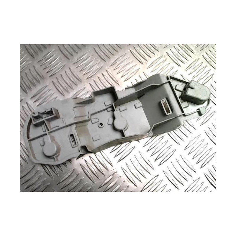 Platine feu arriere gauche TOYOTA COROLLA VERSO 2 PHASE 2 d’occasion