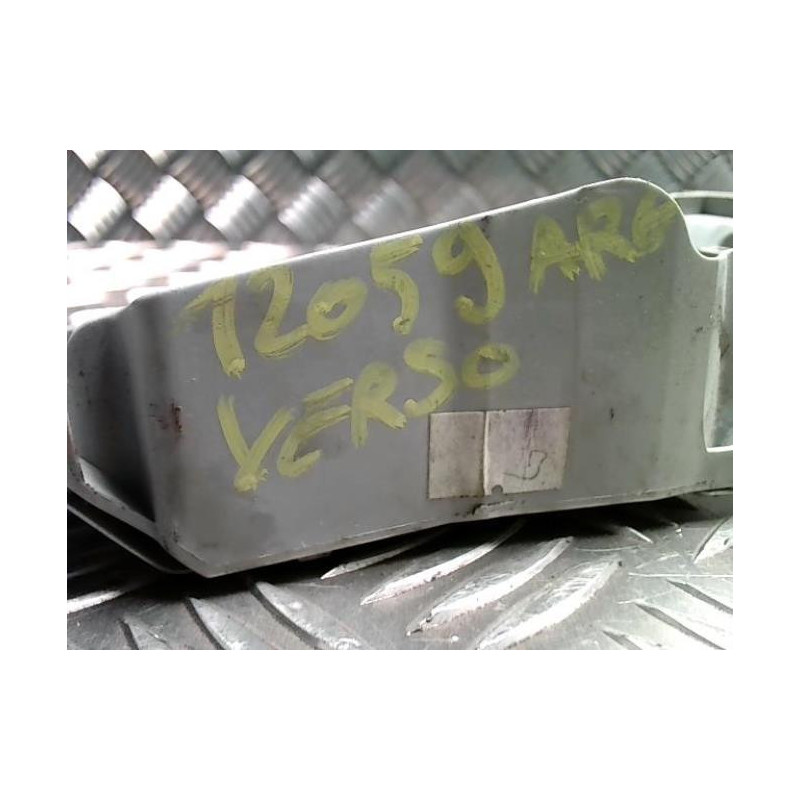 Platine feu arriere gauche TOYOTA COROLLA VERSO 2 PHASE 2 d’occasion