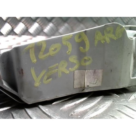 Platine feu arriere gauche TOYOTA COROLLA VERSO 2 PHASE 2 d’occasion