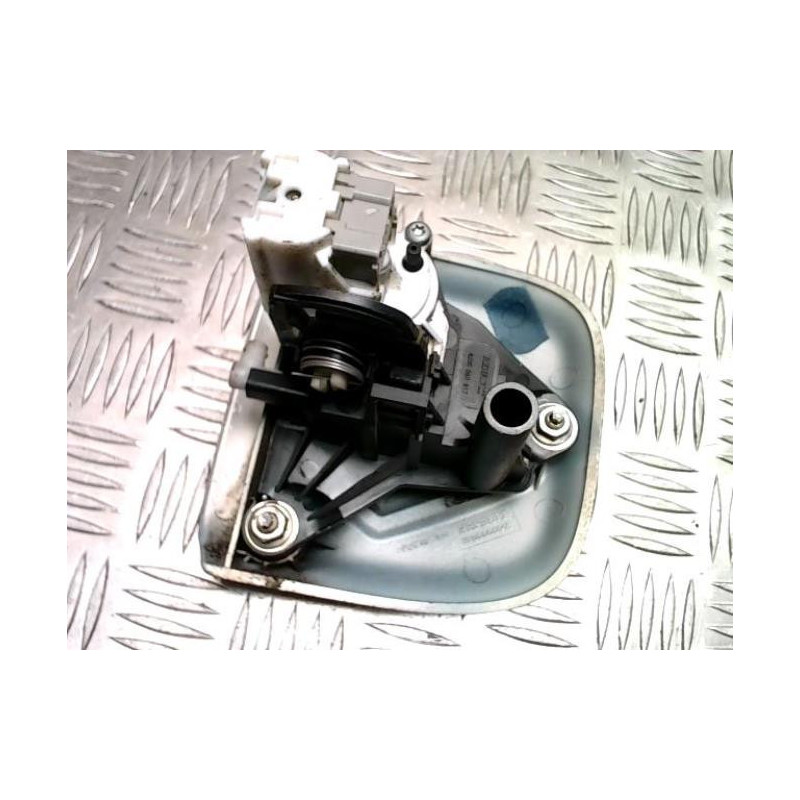 Bouton de coffre RENAULT CLIO 2 PHASE 2 d’occasion