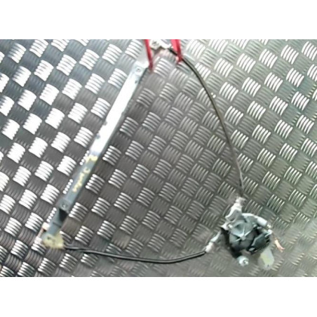 Leve vitre electrique avant droit RENAULT CLIO 2 PHASE 1 d’occasion