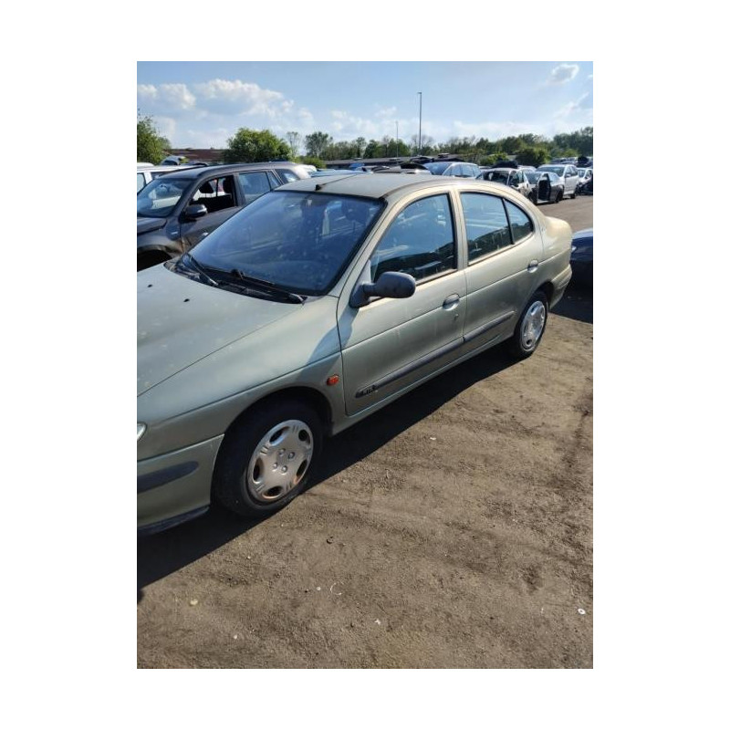 Platine feu arriere gauche RENAULT MEGANE 1 PHASE 1 d’occasion