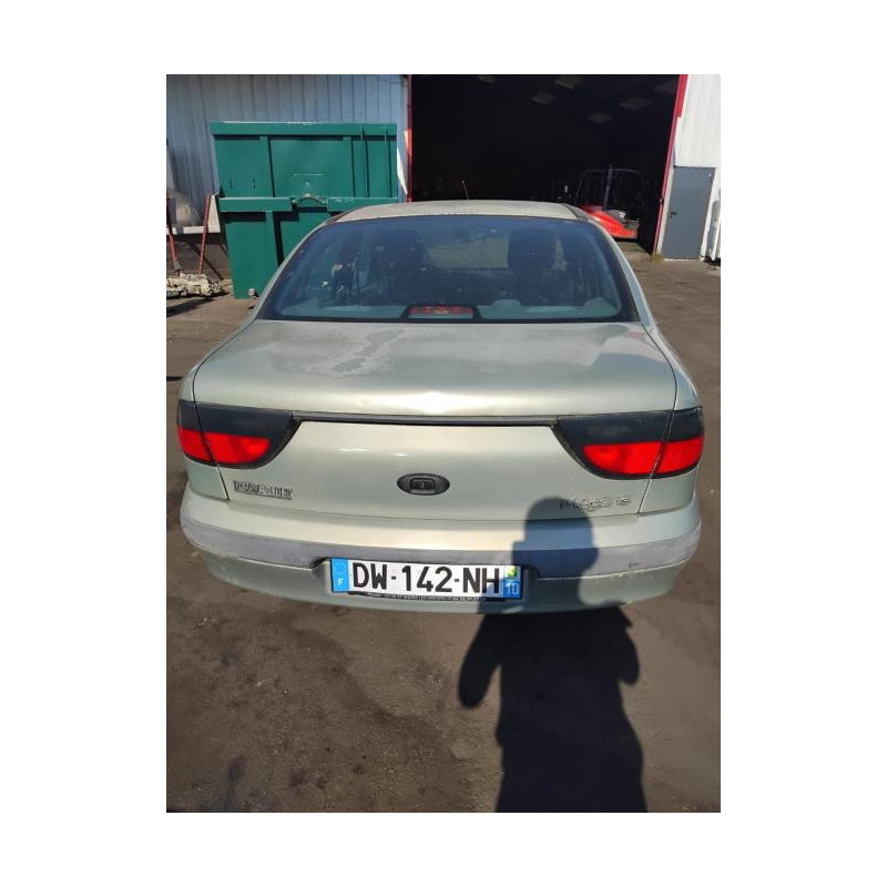 Platine feu arriere gauche RENAULT MEGANE 1 PHASE 1 d’occasion