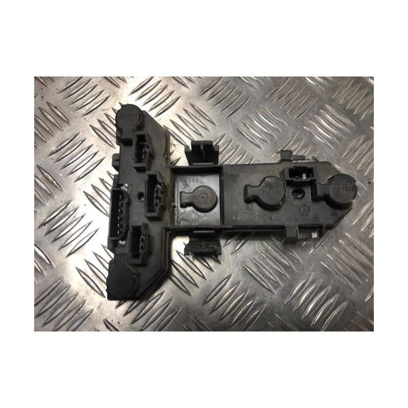 Platine feu arriere droit VOLKSWAGEN GOLF 4 d’occasion