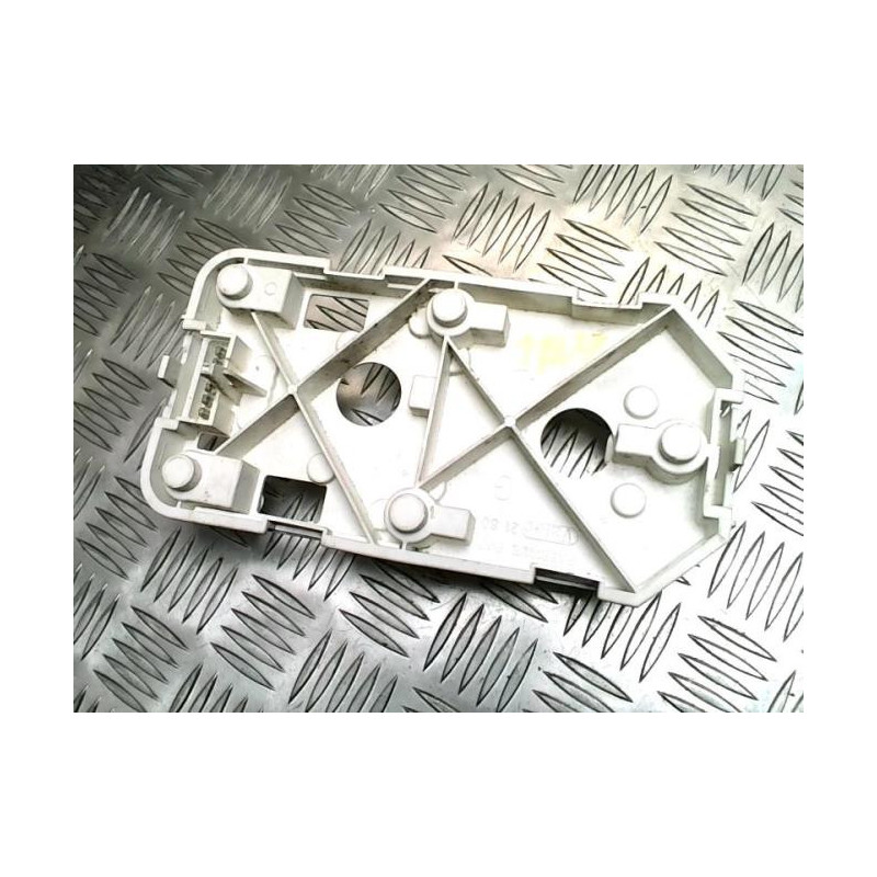 Platine feu arriere gauche PEUGEOT 309 PHASE 2 d’occasion