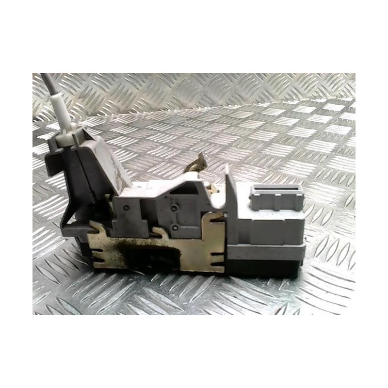 Serrure arriere droit PEUGEOT 307 PHASE 2 BREAK d’occasion