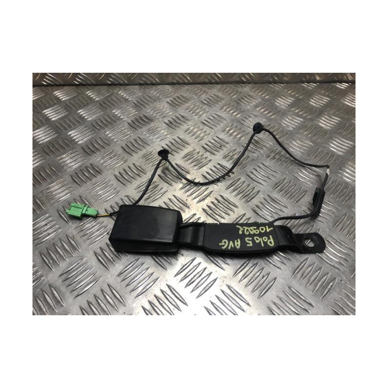 Attache ceinture avant gauche VOLKSWAGEN POLO 5 PHASE 1 d’occasion