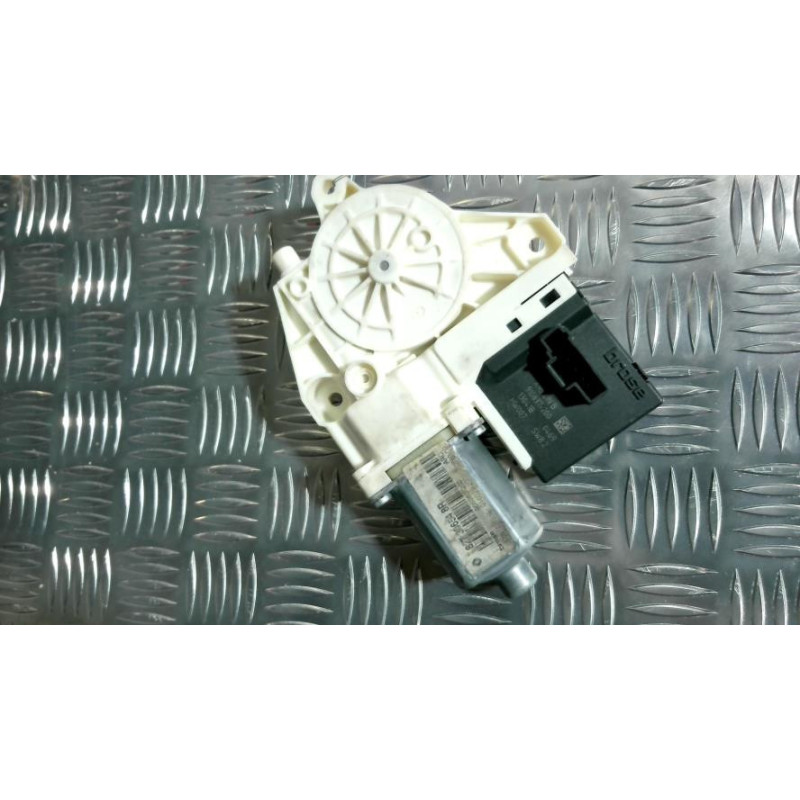 Moteur leve vitre arriere droit RENAULT MEGANE 3 PHASE 2 d’occasion