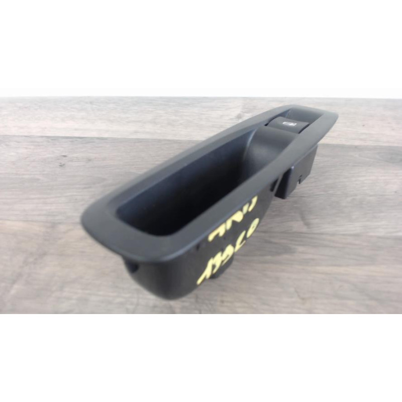 Interrupteur de leve vitre arriere droit RENAULT MEGANE 4 PHASE 1 d’occasion