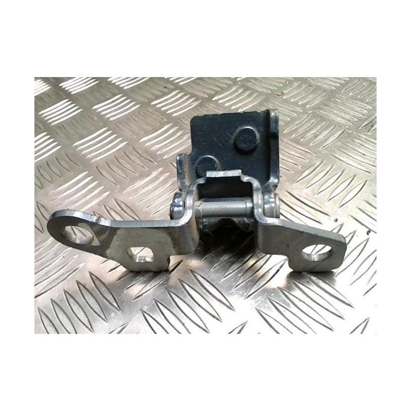 Charniere de porte arriere gauche RENAULT CLIO 3 PHASE 1 d’occasion