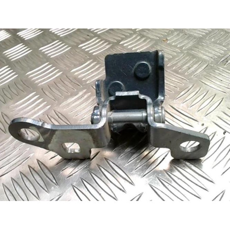 Charniere de porte arriere gauche RENAULT CLIO 3 PHASE 1 d’occasion