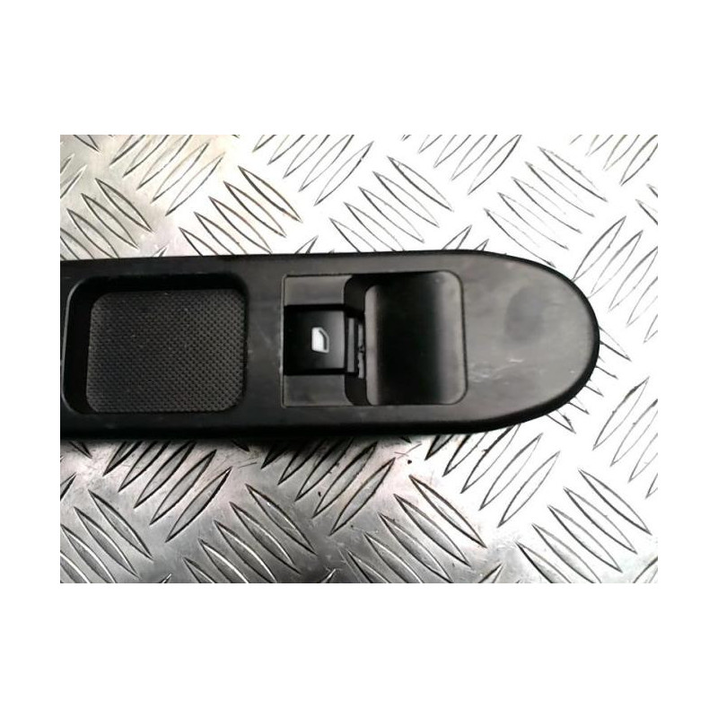Interrupteur de leve vitre avant droit PEUGEOT 307 PHASE 2 BREAK d’occasion