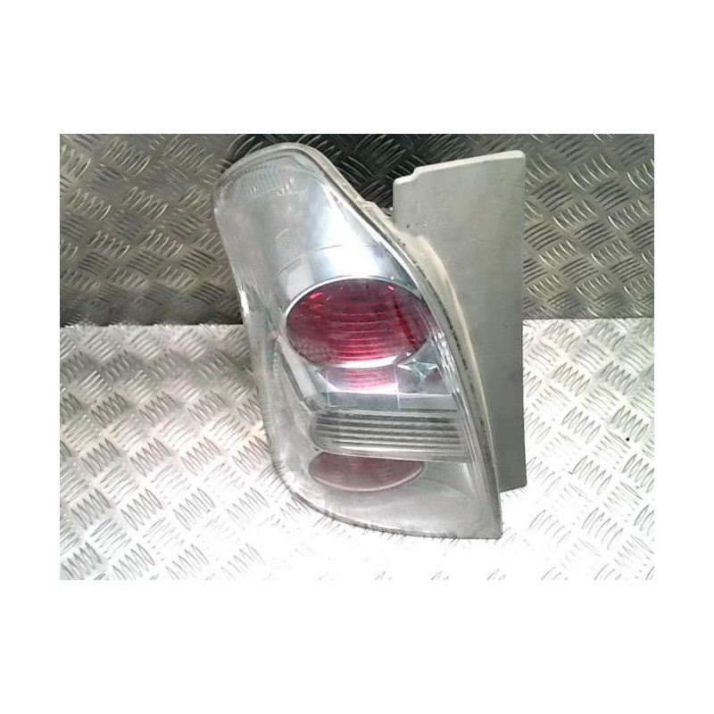 Feu arriere principal gauche (feux) TOYOTA COROLLA VERSO 2 PHASE 2 d’occasion