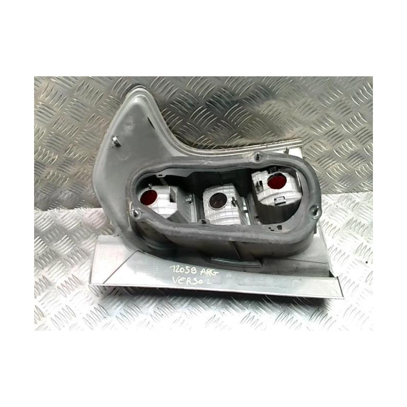 Feu arriere principal gauche (feux) TOYOTA COROLLA VERSO 2 PHASE 2 d’occasion