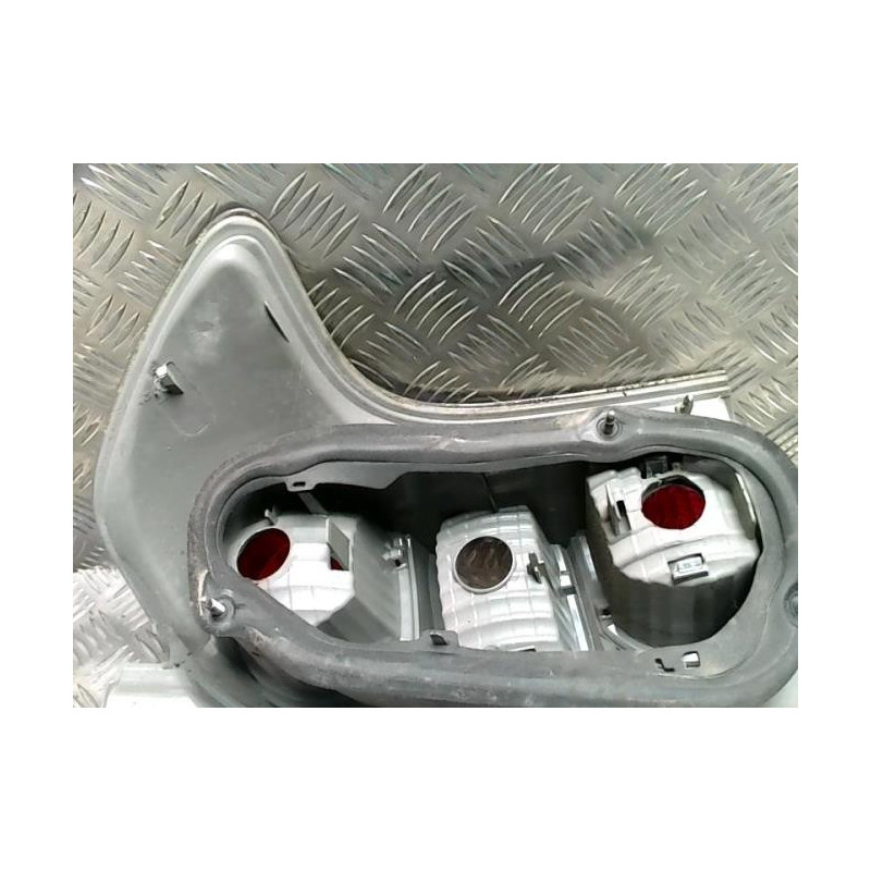 Feu arriere principal gauche (feux) TOYOTA COROLLA VERSO 2 PHASE 2 d’occasion