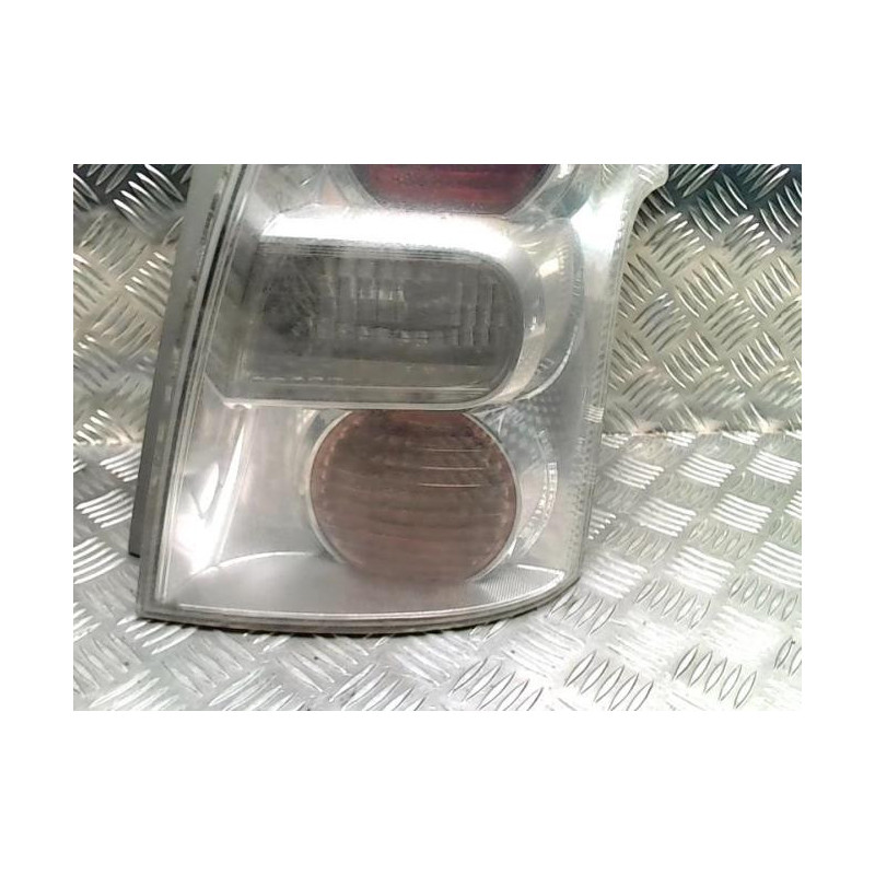 Feu arriere principal droit (feux) TOYOTA COROLLA VERSO 2 PHASE 2 d’occasion