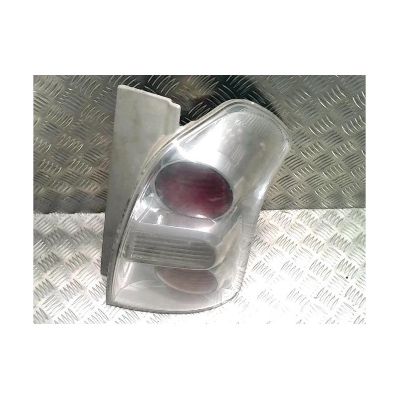 Feu arriere principal droit (feux) TOYOTA COROLLA VERSO 2 PHASE 2 d’occasion